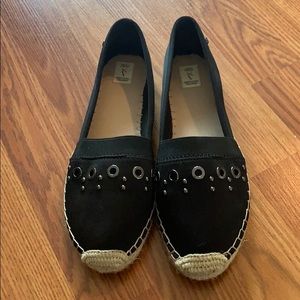 Simply Vera Wang black flats size 8